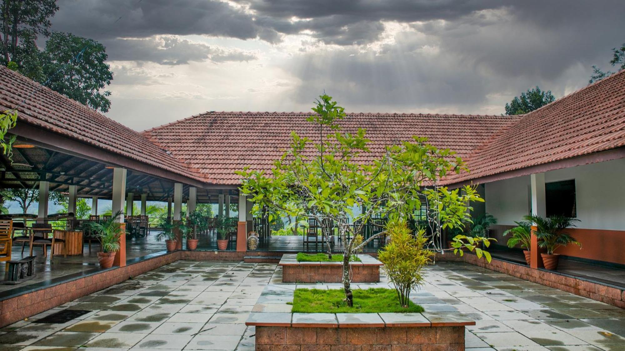 Pranavam Resort & Spa Tariyod ภายนอก รูปภาพ